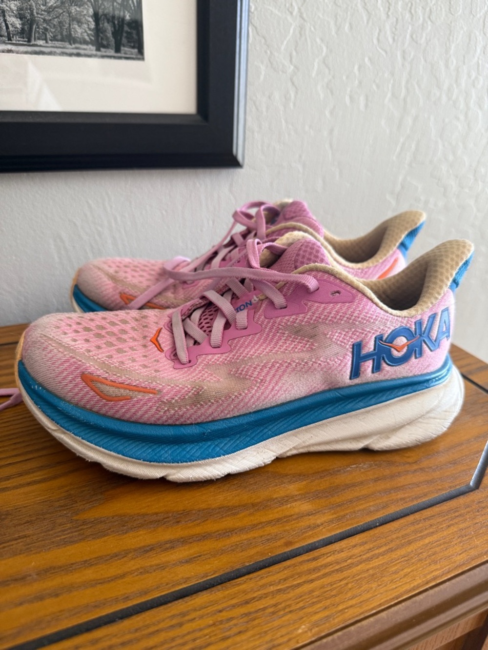 Hoka Women's Pink Clifton 9 size 5.5